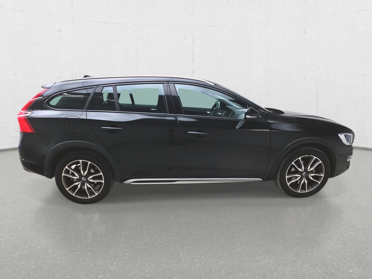 PKW VOLVO V60 CROSS COUNTRY KOMBI: das Bild 8