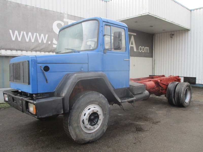 Iveco Magirus Deutz M 160 D 256 , V8 , Manual , Spring suspension - Fahrgestell LKW: das Bild 1 Iveco Magirus Deutz M 160 D 256 , V8 , Manual , Spring suspension - Fahrgestell LKW: das Bild 1