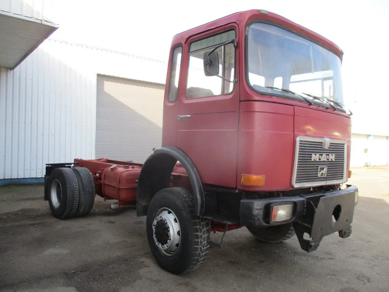 MAN 16.220 , 4x4 , Manual Eaton , Spring suspension - Fahrgestell LKW: das Bild 4 MAN 16.220 , 4x4 , Manual Eaton , Spring suspension - Fahrgestell LKW: das Bild 4