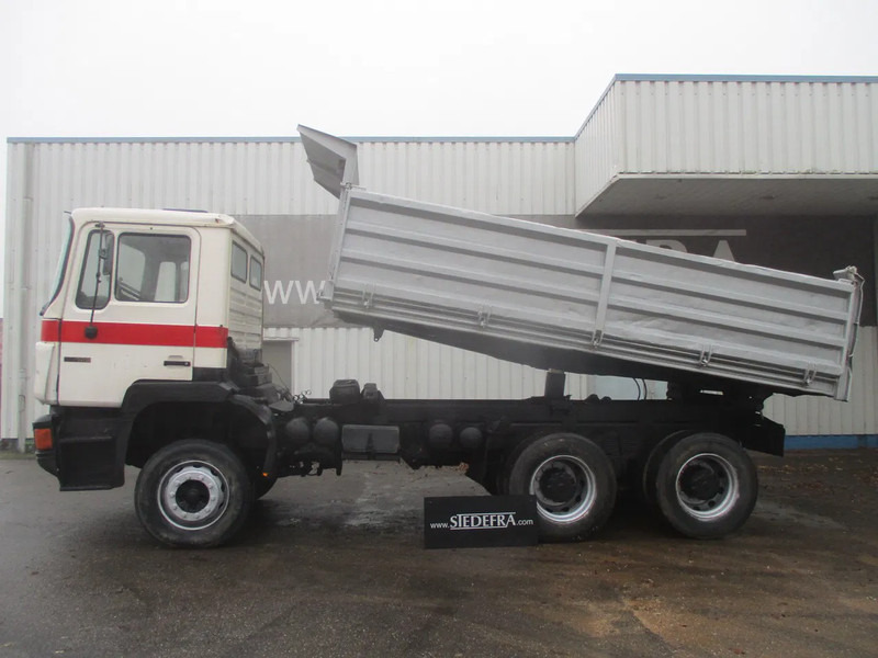 MAN 26 322 ZF Manual , 6x4 , 3 way tipper , Spring suspension - Kipper: das Bild 2 MAN 26 322 ZF Manual , 6x4 , 3 way tipper , Spring suspension - Kipper: das Bild 2