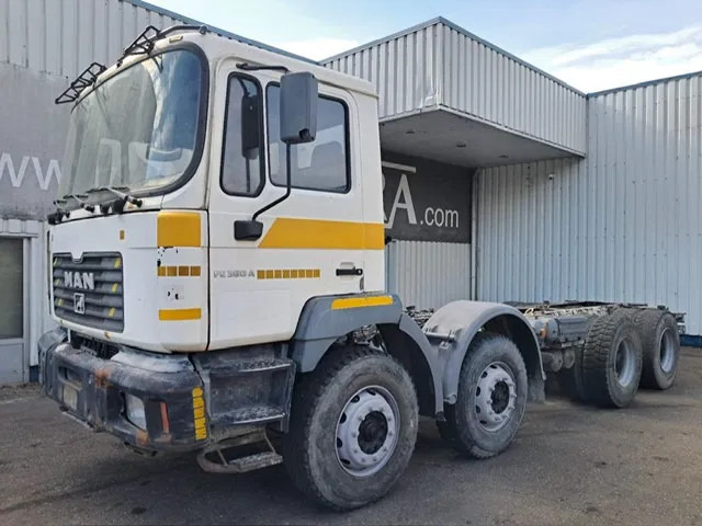 MAN 35-364 / FE 360 A , 8x4 , Spring Suspension , ZF Manual , Airco - Fahrgestell LKW: das Bild 1 MAN 35-364 / FE 360 A , 8x4 , Spring Suspension , ZF Manual , Airco - Fahrgestell LKW: das Bild 1