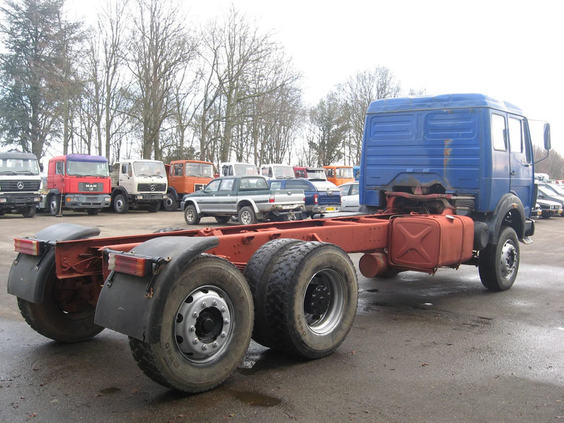 Mercedes-Benz 2435 ,V8 , Bi Turbo, 6x2 , Spring Suspension, Airco - Fahrgestell LKW: das Bild 3 Mercedes-Benz 2435 ,V8 , Bi Turbo, 6x2 , Spring Suspension, Airco - Fahrgestell LKW: das Bild 3