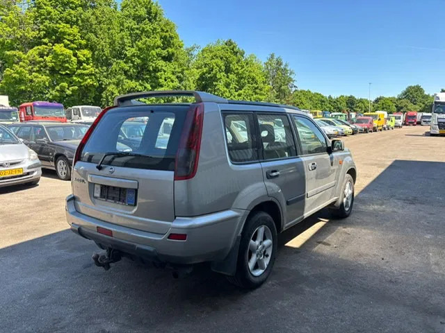 Nissan X-Trail 2.2 DCi , 4x4 , Airco , Export - PKW: das Bild 3 Nissan X-Trail 2.2 DCi , 4x4 , Airco , Export - PKW: das Bild 3