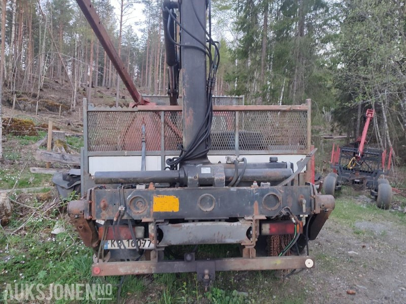 1986 Volvo FL616 4x2 Lastebil med kran Mannskapskurv Vinterdekk REPARASJONSOBJEKT - Autokran: das Bild 5 1986 Volvo FL616 4x2 Lastebil med kran Mannskapskurv Vinterdekk REPARASJONSOBJEKT - Autokran: das Bild 5