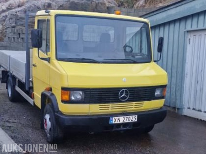1994 Mercedes-Benz vario 611D lav km stand 9000km med kran - Pritsche LKW: das Bild 2 1994 Mercedes-Benz vario 611D lav km stand 9000km med kran - Pritsche LKW: das Bild 2