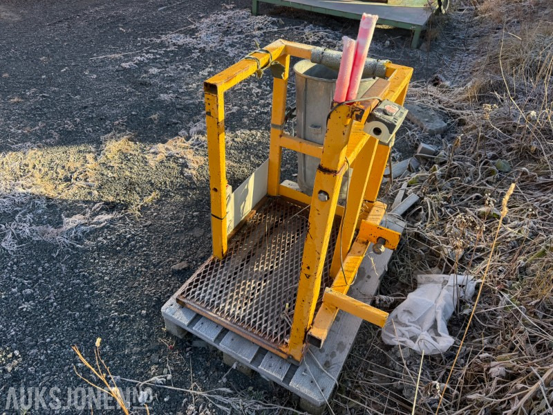 2000 Arbeidsvogn til pickup/liten lastebil - Baugeräte: das Bild 4 2000 Arbeidsvogn til pickup/liten lastebil - Baugeräte: das Bild 4