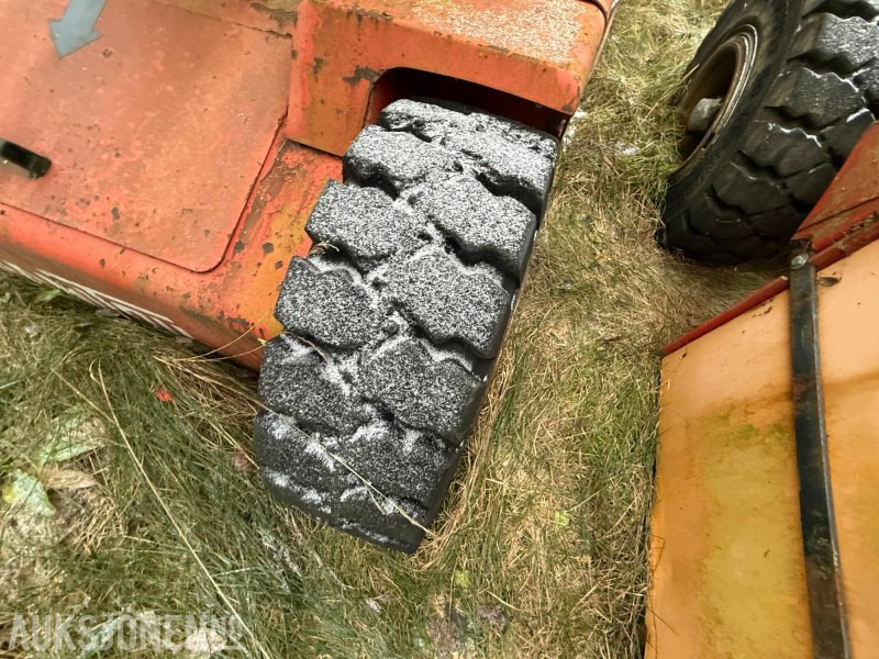 2000 Manitou 150 AET Knekkarmslift - Arbeitsbühne: das Bild 4 2000 Manitou 150 AET Knekkarmslift - Arbeitsbühne: das Bild 4