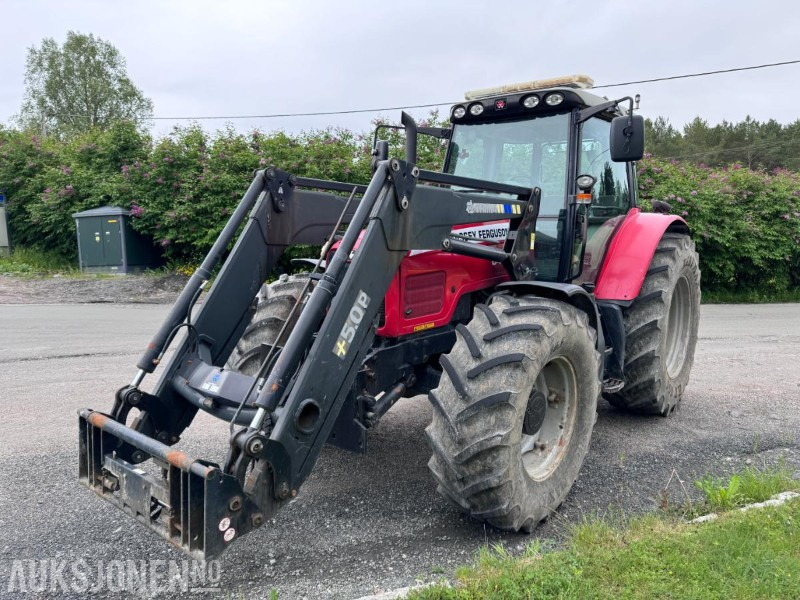 2004 Massey Ferguson 6480 Dynashift - Frontlaster med hydraulisk redskapslås - Fronthydraulikk - 40 km - Fjærende hytte - tredje funksjon - Traktor: das Bild 1 2004 Massey Ferguson 6480 Dynashift - Frontlaster med hydraulisk redskapslås - Fronthydraulikk - 40 km - Fjærende hytte - tredje funksjon - Traktor: das Bild 1