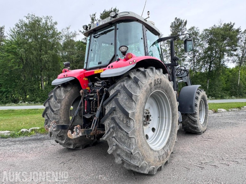 2004 Massey Ferguson 6480 Dynashift - Frontlaster med hydraulisk redskapslås - Fronthydraulikk - 40 km - Fjærende hytte - tredje funksjon - Traktor: das Bild 4 2004 Massey Ferguson 6480 Dynashift - Frontlaster med hydraulisk redskapslås - Fronthydraulikk - 40 km - Fjærende hytte - tredje funksjon - Traktor: das Bild 4