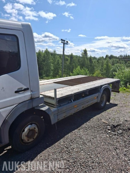 2004 Mercedes-Benz 4X2 ATEGO - Pritsche LKW: das Bild 2 2004 Mercedes-Benz 4X2 ATEGO - Pritsche LKW: das Bild 2