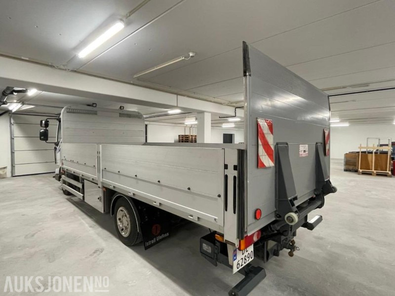 2007 RENAULT MIDLUM LASTEBIL - PLANBIL MED LIFT. KUN 95544 KM! - Pritsche LKW: das Bild 4 2007 RENAULT MIDLUM LASTEBIL - PLANBIL MED LIFT. KUN 95544 KM! - Pritsche LKW: das Bild 4