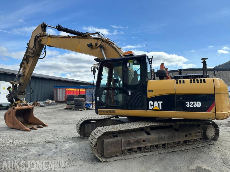 2010 CAT 323D GRAVEMASKIN - 14167 TIMER - Bagger: das Bild 1 2010 CAT 323D GRAVEMASKIN - 14167 TIMER - Bagger: das Bild 1