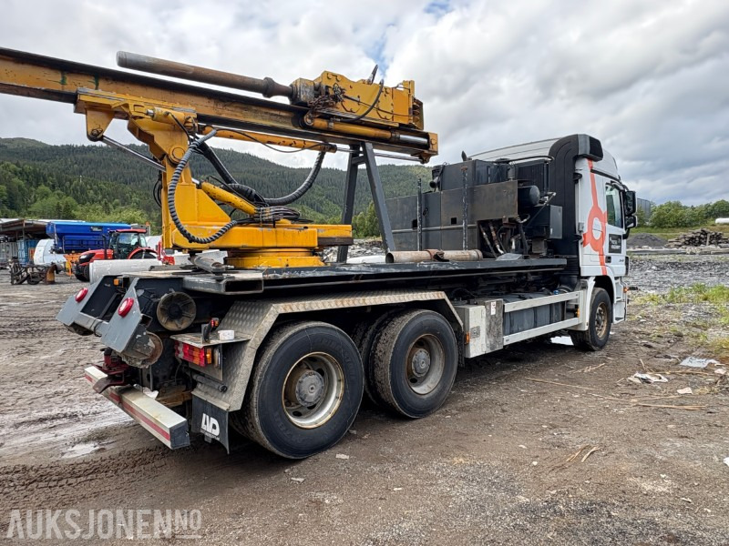 2010 Mercedes-Benz 2648/45 6X4 tandem - brøyterigget krokløft med krokplan - Abrollkipper: das Bild 3 2010 Mercedes-Benz 2648/45 6X4 tandem - brøyterigget krokløft med krokplan - Abrollkipper: das Bild 3