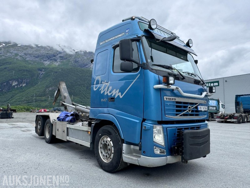 2011 Volvo FH 13 - 540 - Krokbil - Brøyterigget - Fjernstyrt JOAB krokløft - S90 sandstrøere - Abrollkipper: das Bild 3 2011 Volvo FH 13 - 540 - Krokbil - Brøyterigget - Fjernstyrt JOAB krokløft - S90 sandstrøere - Abrollkipper: das Bild 3