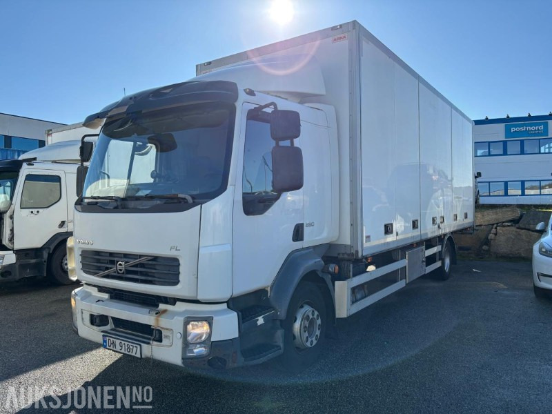 2012 VOLVO FL-290 SKAPBIL. FULL SIDEÅPNING OG ZEPRO BAKLØFT. 18PALLER - Koffer LKW: das Bild 1 2012 VOLVO FL-290 SKAPBIL. FULL SIDEÅPNING OG ZEPRO BAKLØFT. 18PALLER - Koffer LKW: das Bild 1