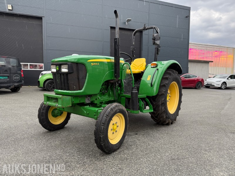 2013 John Deere 5055E 40 km TRAKTOR - Traktor: das Bild 1 2013 John Deere 5055E 40 km TRAKTOR - Traktor: das Bild 1