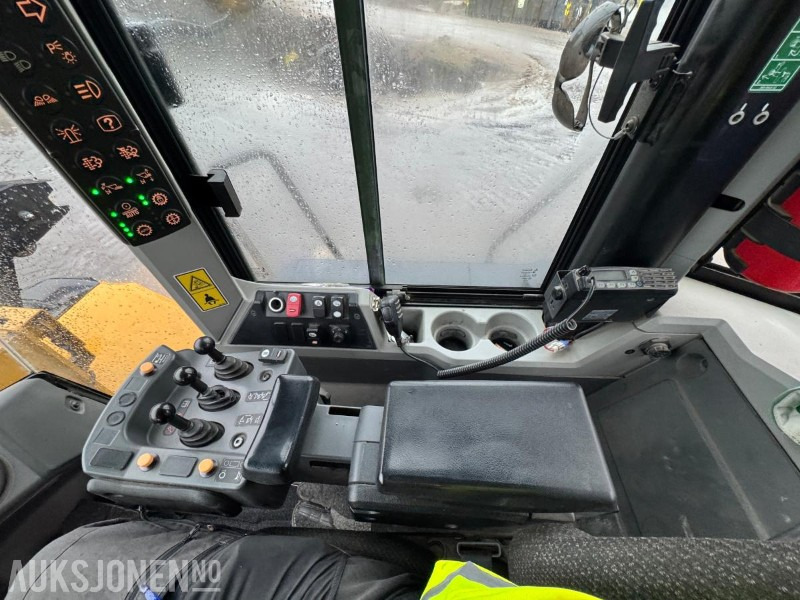 Radlader 2015 CAT 966M FOREST MACHINE HJULLASTER, VEKT, SENTRALSMØRING, FULL SERVICEHISTORIKK, SKUFFE: das Bild 27 Radlader 2015 CAT 966M FOREST MACHINE HJULLASTER, VEKT, SENTRALSMØRING, FULL SERVICEHISTORIKK, SKUFFE: das Bild 27