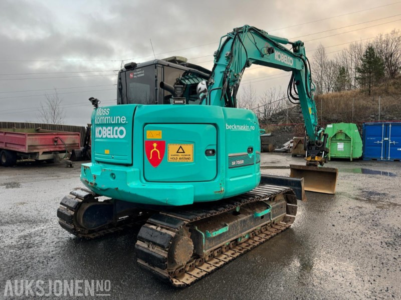 2015 Kobelco SK75SR-3E GRAVEMASKIN, ENGCON TILTROTATOR, SENTRALSMØRING, SERVICEHISTORIKK, 2 SKUFFER - Bagger: das Bild 4 2015 Kobelco SK75SR-3E GRAVEMASKIN, ENGCON TILTROTATOR, SENTRALSMØRING, SERVICEHISTORIKK, 2 SKUFFER - Bagger: das Bild 4