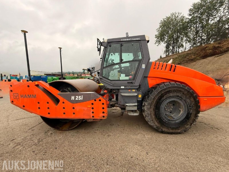 2017 Hamm H25i VALS. - Walzen: das Bild 1 2017 Hamm H25i VALS. - Walzen: das Bild 1