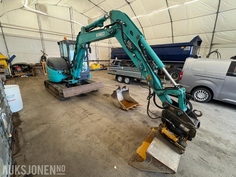 2018 Kobelco SK55SRX-6 - 2 skuffer - tiltrotator - sertifisert til 10/25 - 3 663 motortimer - Bagger: das Bild 2 2018 Kobelco SK55SRX-6 - 2 skuffer - tiltrotator - sertifisert til 10/25 - 3 663 motortimer - Bagger: das Bild 2