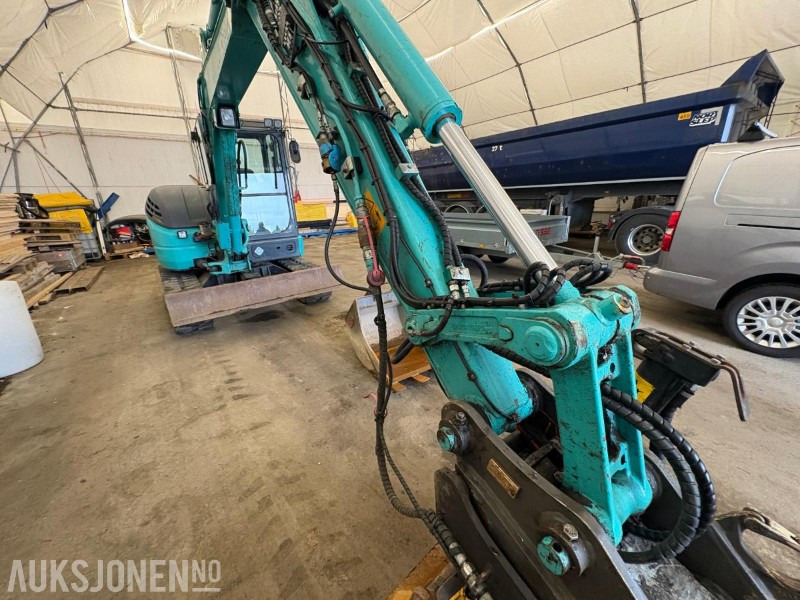Bagger 2018 Kobelco SK55SRX-6 - 2 skuffer - tiltrotator - sertifisert til 10/25 - 3 663 motortimer: das Bild 14