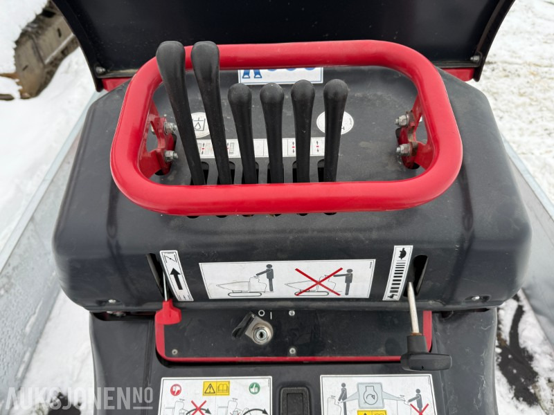 2020 Hinowa HS701 Selvlastende minidumper - Honda GX270 motor - 700 kg nyttelast - Muldenkipper/ Dumper: das Bild 5 2020 Hinowa HS701 Selvlastende minidumper - Honda GX270 motor - 700 kg nyttelast - Muldenkipper/ Dumper: das Bild 5