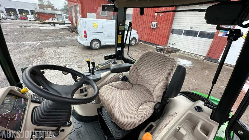 Traktor 2022 JOHN DEERE 3046R TRAKTOR, HØYT UTSTYRSNIVÅ, 206 TIMER: das Bild 11