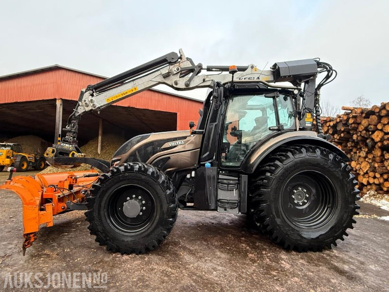 2022 Valtra T155 med Kesla 316T kran og Padagas snøplog - Traktor: das Bild 2 2022 Valtra T155 med Kesla 316T kran og Padagas snøplog - Traktor: das Bild 2