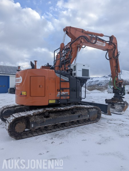 2023 Hitachi ZX225USLC-7 - Montabert CPA, GPS, rototilt, to-delt bom +++ - Bagger: das Bild 5 2023 Hitachi ZX225USLC-7 - Montabert CPA, GPS, rototilt, to-delt bom +++ - Bagger: das Bild 5
