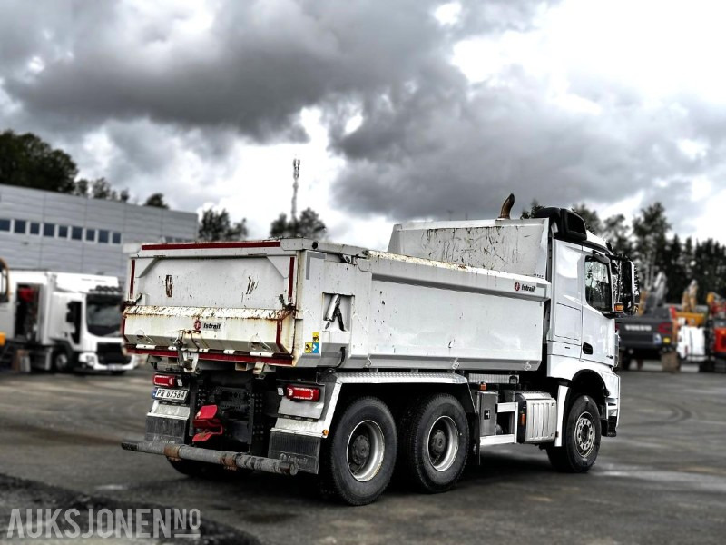 2023 Mercedes-Benz Arocs tippbil m/ Istrail tippkasse – 53 374 km - Kipper: das Bild 5 2023 Mercedes-Benz Arocs tippbil m/ Istrail tippkasse – 53 374 km - Kipper: das Bild 5