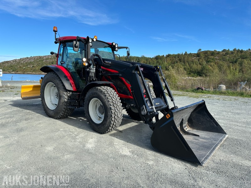 2023 Valtra A95 - Mye utstyr, lite brukt - Traktor: das Bild 2 2023 Valtra A95 - Mye utstyr, lite brukt - Traktor: das Bild 2