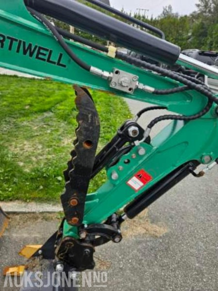 2025 Andre 2025 Cartiwell CW-10 minigraver – lukket hytte – kun 9,8 timer – flere redskap - Bagger: das Bild 5 2025 Andre 2025 Cartiwell CW-10 minigraver – lukket hytte – kun 9,8 timer – flere redskap - Bagger: das Bild 5