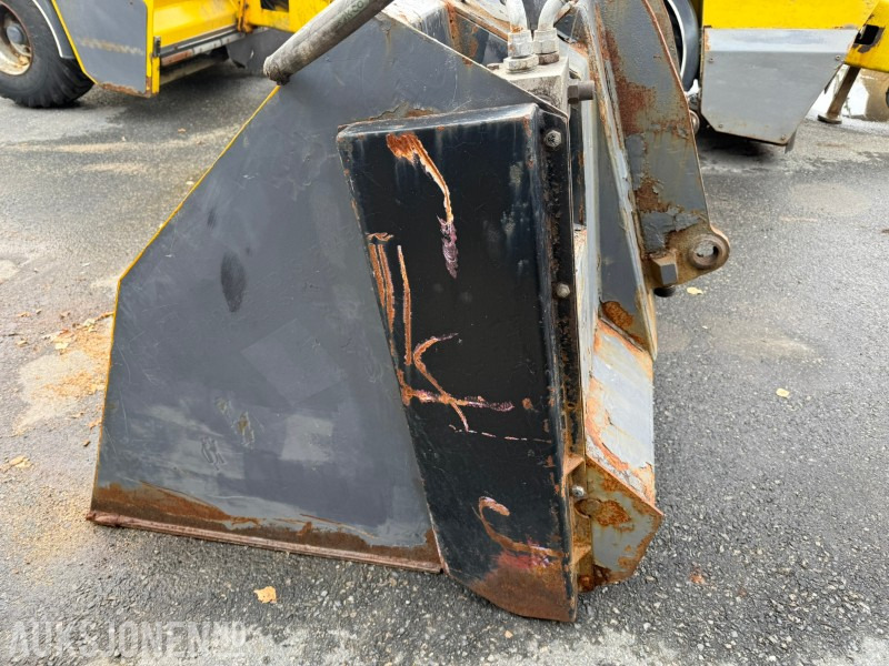 2003 Holms SSH-1600 Strøskuffe m/ BM feste - Anbauteil für Baumaschine: das Bild 5 2003 Holms SSH-1600 Strøskuffe m/ BM feste - Anbauteil für Baumaschine: das Bild 5