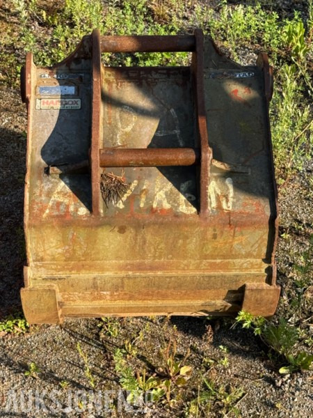 2005 Gjerstad tannskuffe med renskeskjær og S60-feste – ca. 1 m bredde - Anbauteil für Baumaschine: das Bild 4 2005 Gjerstad tannskuffe med renskeskjær og S60-feste – ca. 1 m bredde - Anbauteil für Baumaschine: das Bild 4