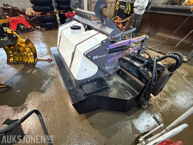 2015 Holms Feiemaskin m/ Oppsamler – Vannsystem – Kantbørste 2,6 m - Anbauteil für Baumaschine: das Bild 4 2015 Holms Feiemaskin m/ Oppsamler – Vannsystem – Kantbørste 2,6 m - Anbauteil für Baumaschine: das Bild 4