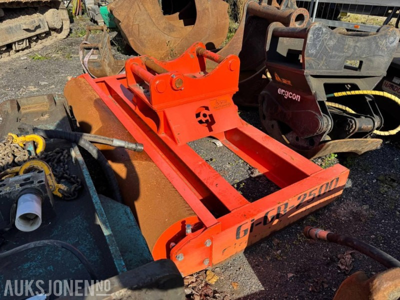 Gigant G-GR-2500 planeringsrulle Med S70 Feste - Anbauteil für Baumaschine: das Bild 2 Gigant G-GR-2500 planeringsrulle Med S70 Feste - Anbauteil für Baumaschine: das Bild 2