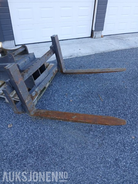 SMP S60 Pallegaffel - Anbauteil für Baumaschine: das Bild 4 SMP S60 Pallegaffel - Anbauteil für Baumaschine: das Bild 4