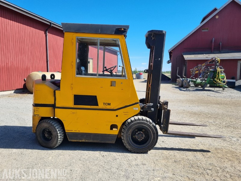 1980 TCM FD30Z5 truck 2.7 T Diesel - Flurförderzeug: das Bild 3 1980 TCM FD30Z5 truck 2.7 T Diesel - Flurförderzeug: das Bild 3