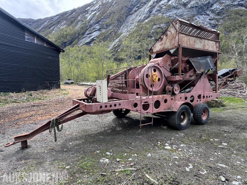 Hengermontert Steinknuser - 20/40 knuser - 230V - 22kW - Styreskap med softstart - Fungerer - Brecher: das Bild 1 Hengermontert Steinknuser - 20/40 knuser - 230V - 22kW - Styreskap med softstart - Fungerer - Brecher: das Bild 1