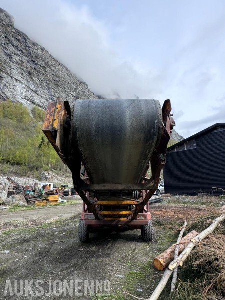 Hengermontert Steinknuser - 20/40 knuser - 230V - 22kW - Styreskap med softstart - Fungerer - Brecher: das Bild 5 Hengermontert Steinknuser - 20/40 knuser - 230V - 22kW - Styreskap med softstart - Fungerer - Brecher: das Bild 5