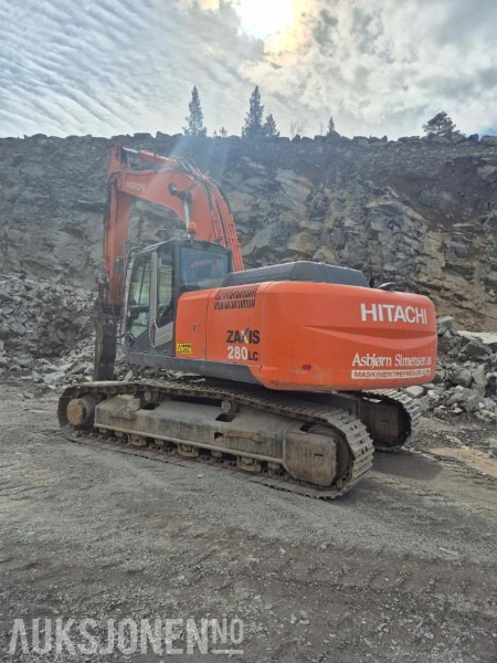 Hitachi ZX280LC Ny motor 2.500 timer siden, nye belter 1.000timer siden , Sentralsmøring, hurtigkobling, 11.600 arbeidstimer, 1 skuffe - Bagger: das Bild 5 Hitachi ZX280LC Ny motor 2.500 timer siden, nye belter 1.000timer siden , Sentralsmøring, hurtigkobling, 11.600 arbeidstimer, 1 skuffe - Bagger: das Bild 5