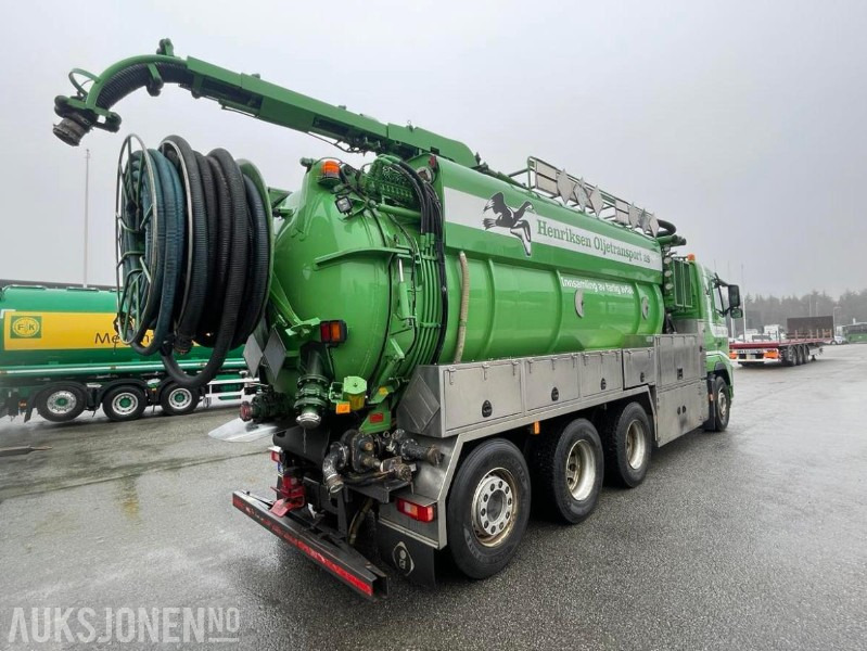 2010 VOLVO FH500 8X4 INTERCONSULT SS2343 BST3-17CR ADR SLAMSUGER MED HØYTRYKKSPYLER - 203576 KM. - Kommunal-/ Sonderfahrzeug: das Bild 4 2010 VOLVO FH500 8X4 INTERCONSULT SS2343 BST3-17CR ADR SLAMSUGER MED HØYTRYKKSPYLER - 203576 KM. - Kommunal-/ Sonderfahrzeug: das Bild 4