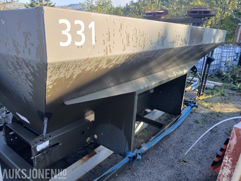 NIDO Universal Sandspreder 6M3 - LKW: das Bild 1 NIDO Universal Sandspreder 6M3 - LKW: das Bild 1