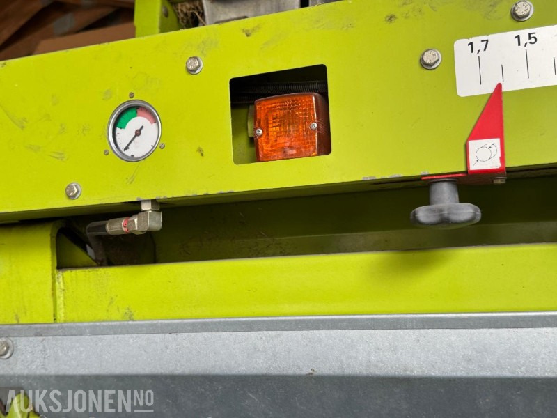Landmaschine 2006 Claas Variant 280 rundballepresse / Beltepresse: das Bild 22