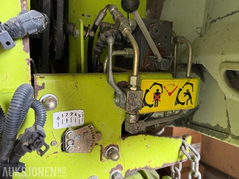 Landmaschine 2006 Claas Variant 280 rundballepresse / Beltepresse: das Bild 12
