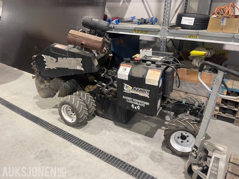 Bandit (Stump Grinder 4x4) STUBBEFRESER - Landmaschine: das Bild 2 Bandit (Stump Grinder 4x4) STUBBEFRESER - Landmaschine: das Bild 2