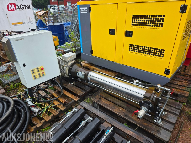 Pentax vertikal flerstegs pumpe og koblingsskap med elektriske komponenter - Baugeräte: das Bild 1 Pentax vertikal flerstegs pumpe og koblingsskap med elektriske komponenter - Baugeräte: das Bild 1