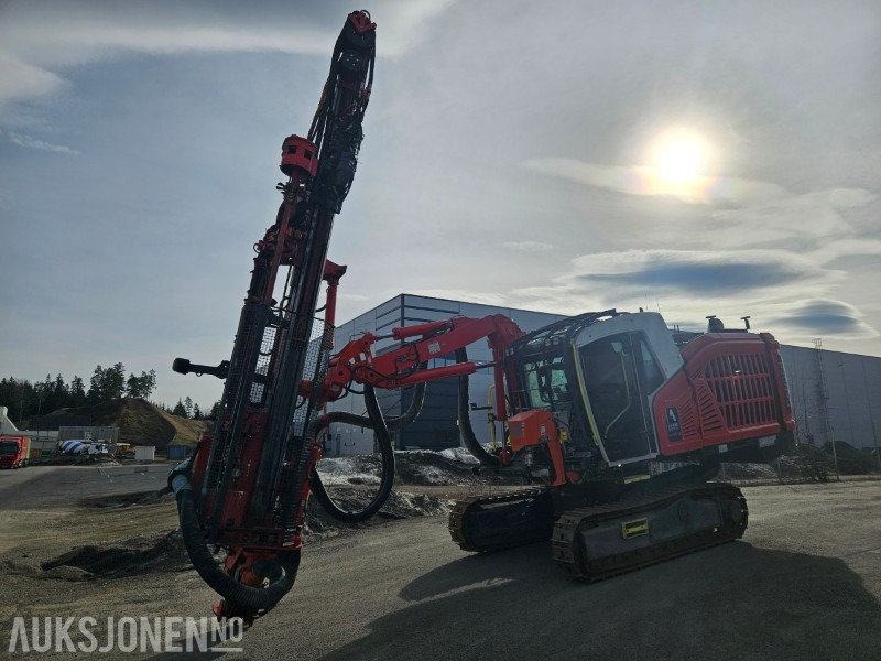 Sandvik DX800I - Bohrgerät: das Bild 2 Sandvik DX800I - Bohrgerät: das Bild 2