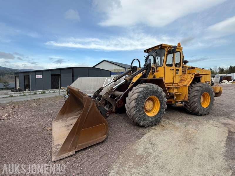 Volvo L120 Hjullaster - 4x4 - Gjerstad 2900L skuff - Nylig byttet dekk - Vekt montert - Radlader: das Bild 1 Volvo L120 Hjullaster - 4x4 - Gjerstad 2900L skuff - Nylig byttet dekk - Vekt montert - Radlader: das Bild 1