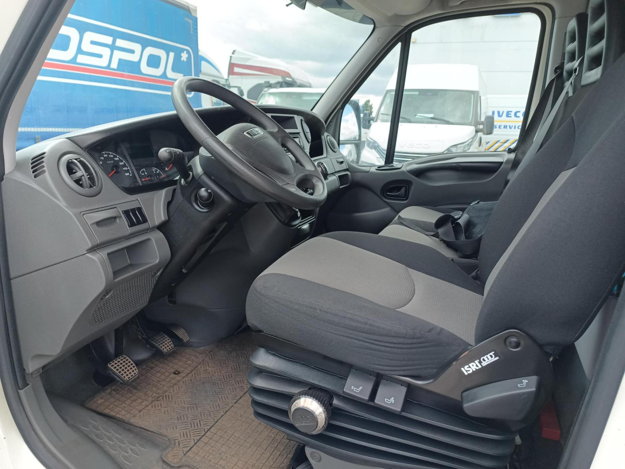 IVECO Daily 35C15 3,0l - Koffer Transporter: das Bild 4 IVECO Daily 35C15 3,0l - Koffer Transporter: das Bild 4